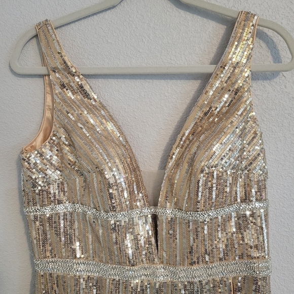 Mac Duggal Sequined Gown Style 49013 Sleeveless High Slit Size 10 NEW NWT - Picture 7 of 12